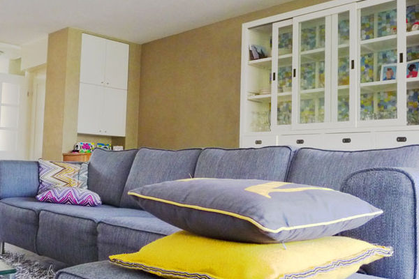 Nieuw interieur met open haard, woning